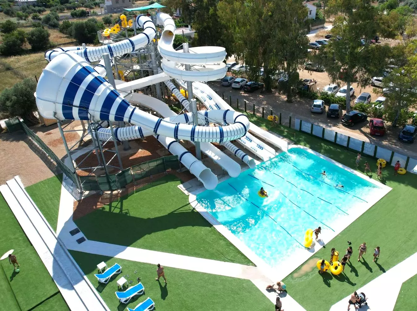 blue-water-park-evia_water-slides.jpg