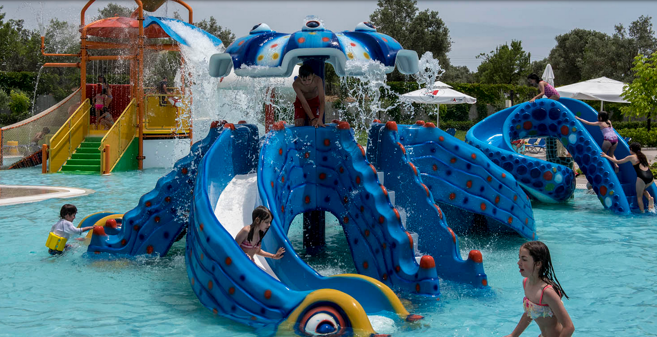 8 ξενοδοχεία με water parks για οικογενειακές διακοπές 