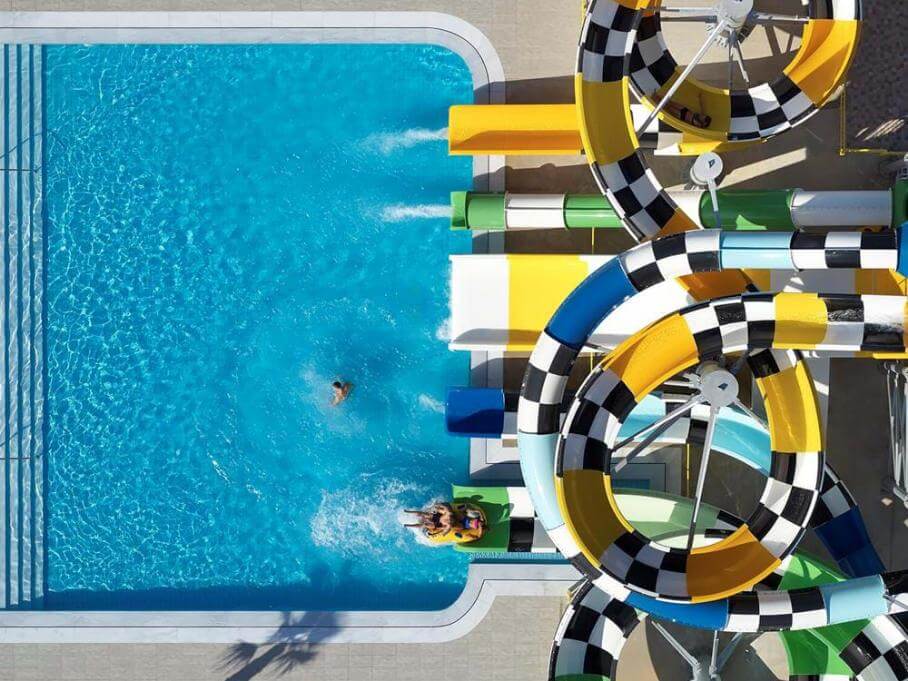 8 ξενοδοχεία με water parks για οικογενειακές διακοπές 