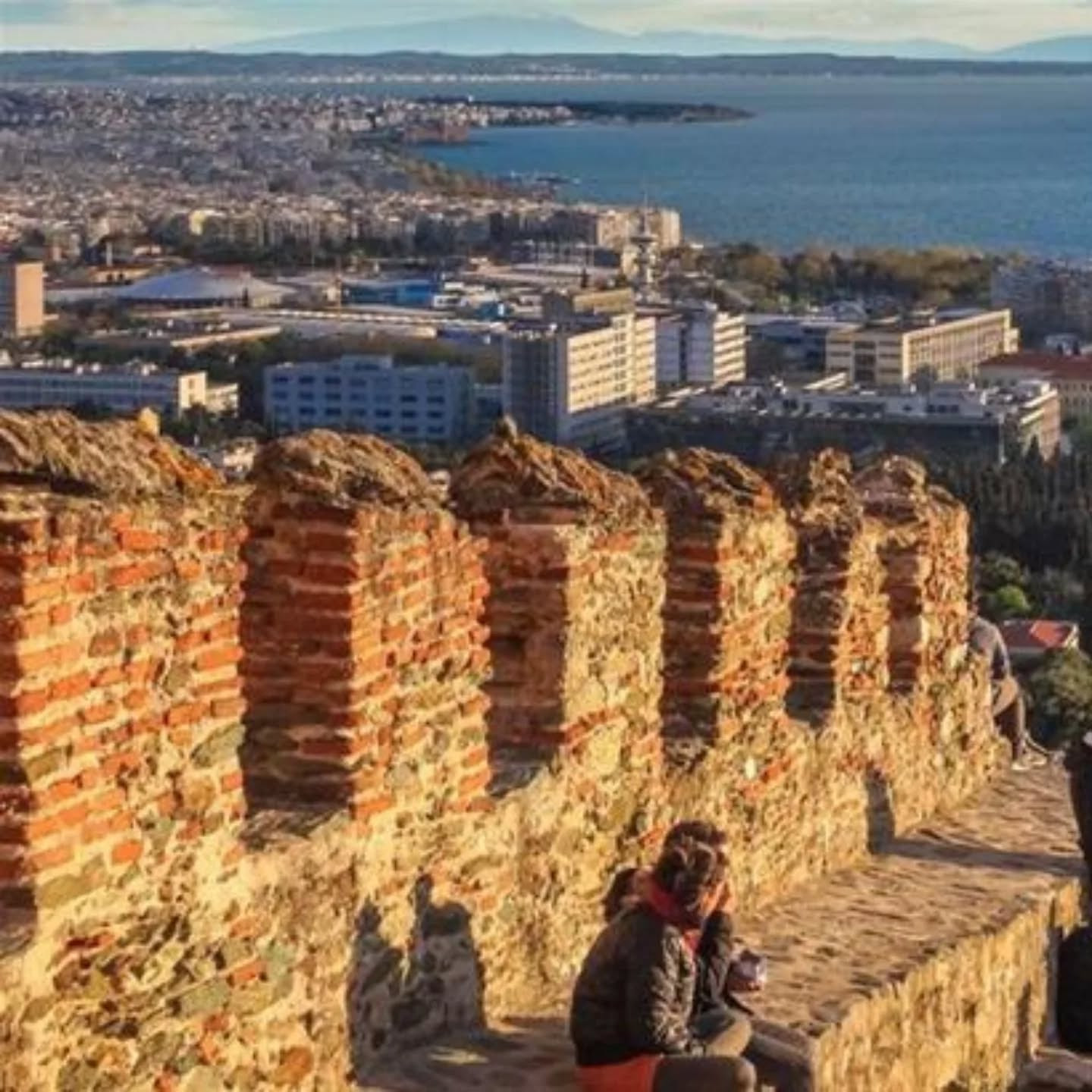 Ανοιξιάτικος περίπατος στα κάστρα της Θεσσαλονίκης