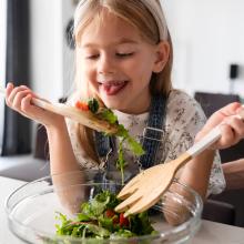 Τι πρέπει να τρώνε τα παιδιά σε περίοδο καύσωνα